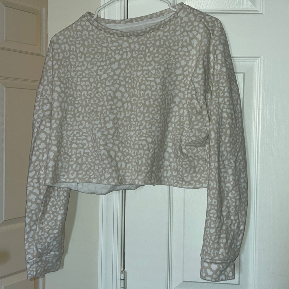 Size small soft cropped long sleeve top
